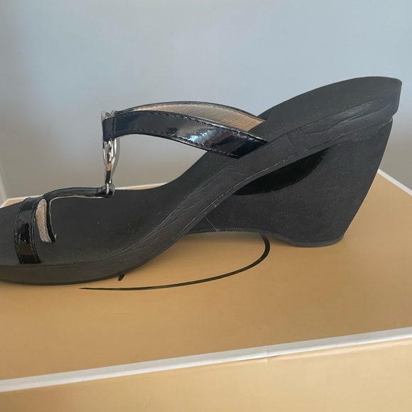 Michael Kors Black sandals - Picture 4 of 8